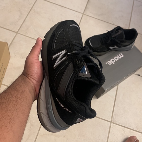 I’m selling my made in America new balance sneakers worn2x on stage and off - Picture 3 of 5